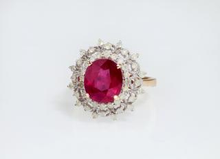 Appraisal: K Rose Gold Dinner Ring with an oval carat ruby