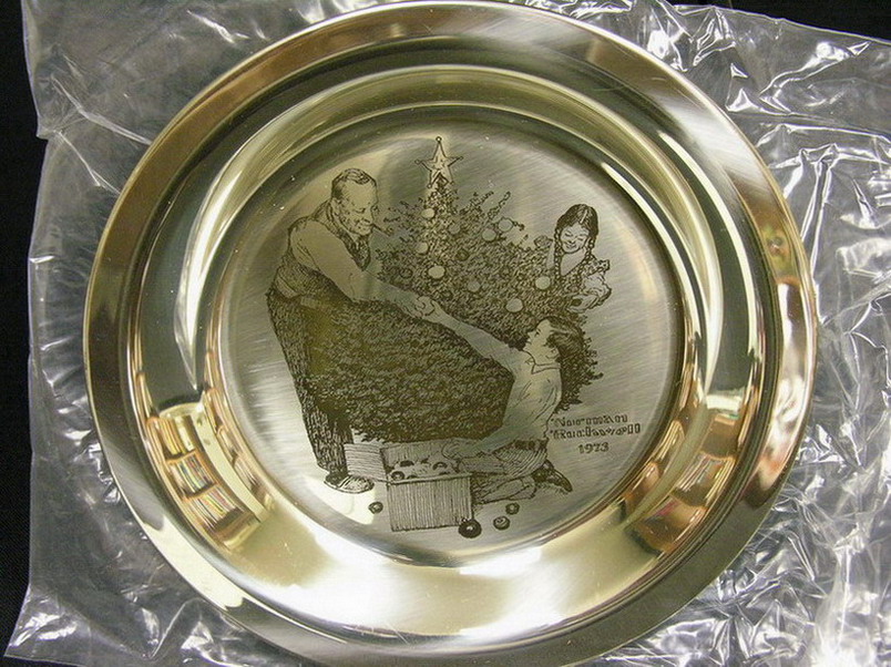 Appraisal: FRANKLIN MINT STERLING ROCKWELL CHRISTMAS PLATE Sterling postage scale weight