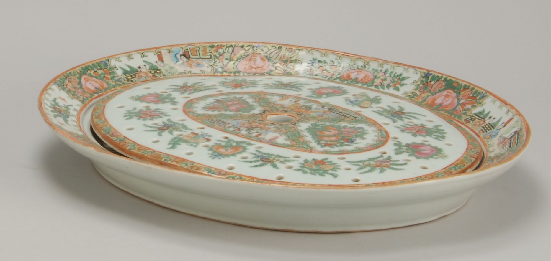 Appraisal: OVAL CHINESE EXPORT PORCELAIN MEAT PLATTER WITH MAZARIN Second Half