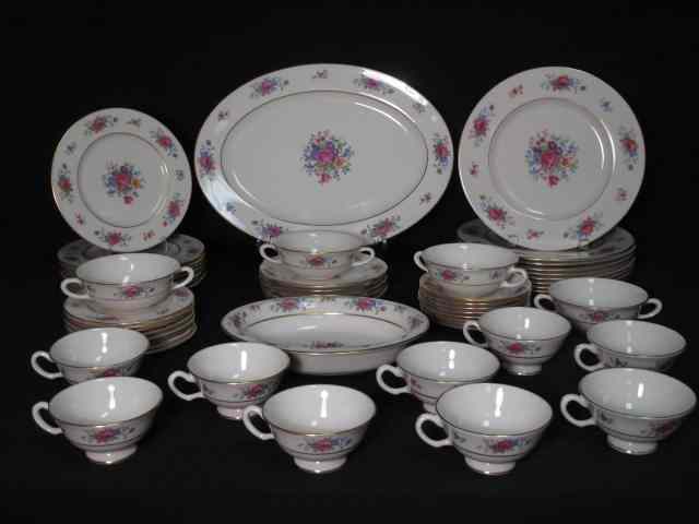 Appraisal: Lenox fine china dinnerware set ''Lenox Rose'' pattern pieces total