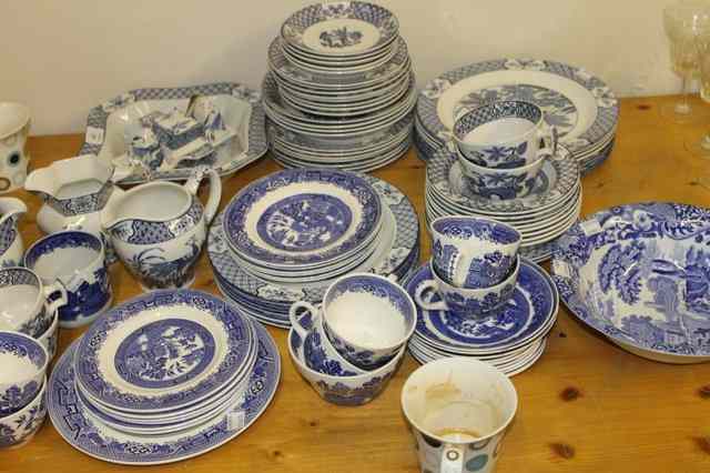 Appraisal: A LARGE COLLECTION OF WOOD AND SONS YUAN PATTERN DINNER