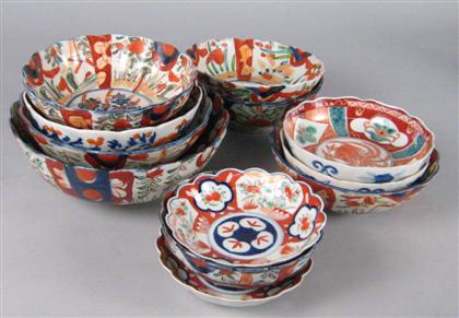 Appraisal: Eight Japanese Imari bowls and four trays mostly late th