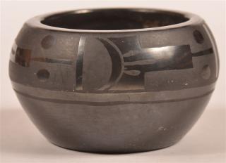 Appraisal: Vintage Pueblo Black on Blackware Pottery Bowl Vintage Pueblo Black