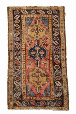 Appraisal: A Heriz rug North West Persia late th early th