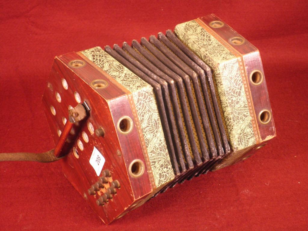 Appraisal: A stained pine concertina