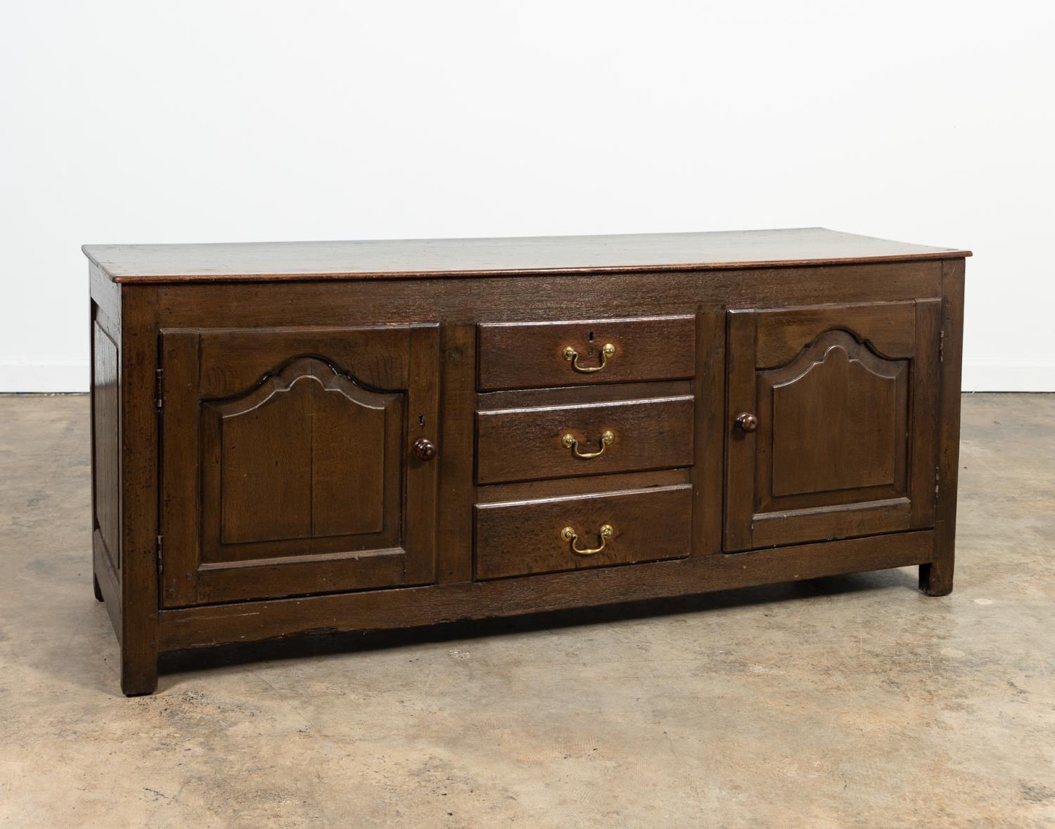 Appraisal: ENGLISH GEORGE III PROVINCIAL OAK DRESSER C English circa George