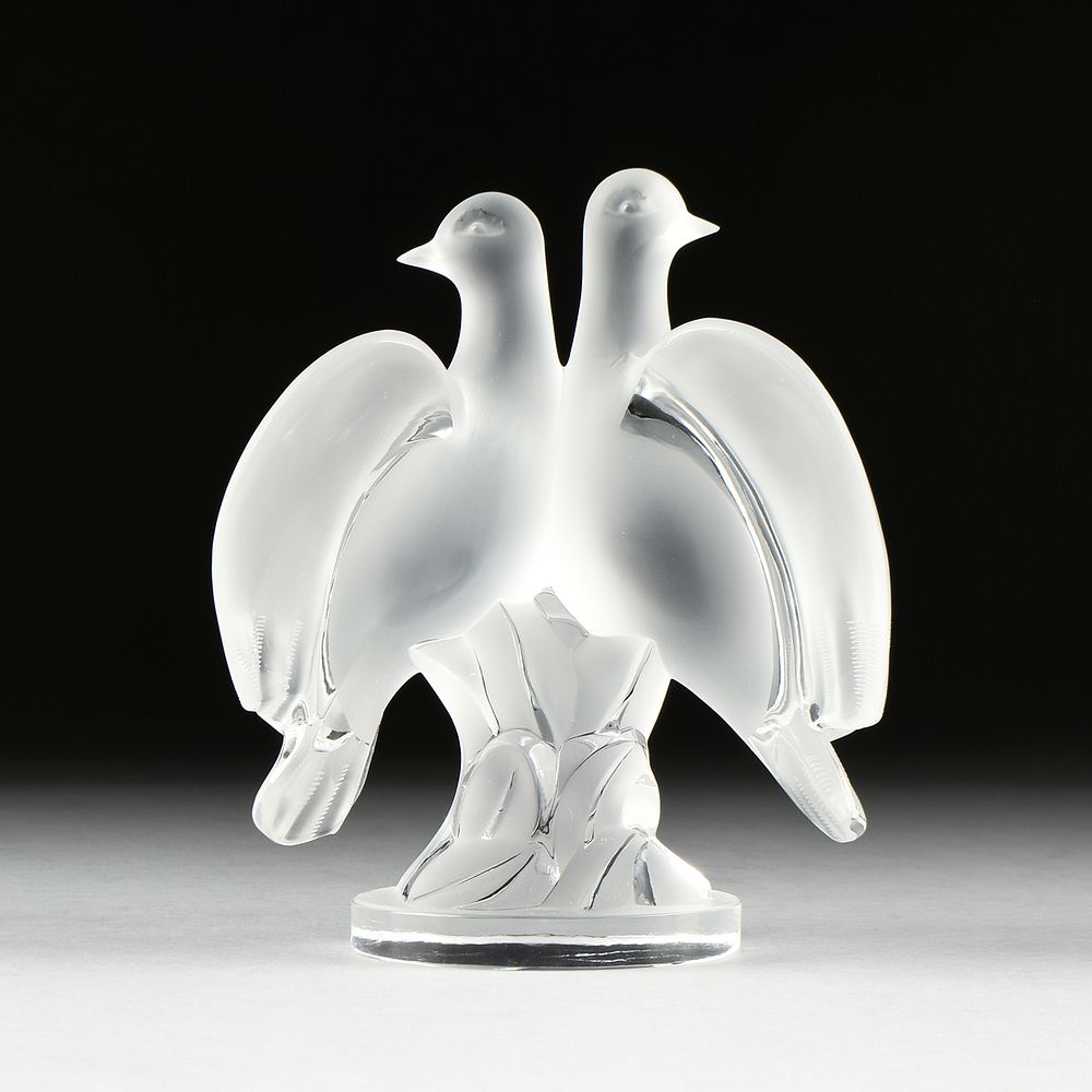 Appraisal: A VINTAGE LALIQUE DOVE SCULPTURE ARIANE PARIS MID TH CENTURY