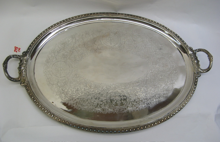 Appraisal: TWO SILVER-PLATED OVAL SERVING TRAYS the first by Community in