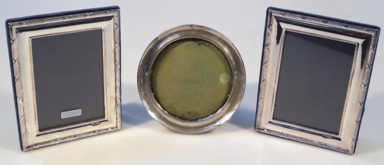 Appraisal: A pair of Elizabeth II sterling silver photograph frames by