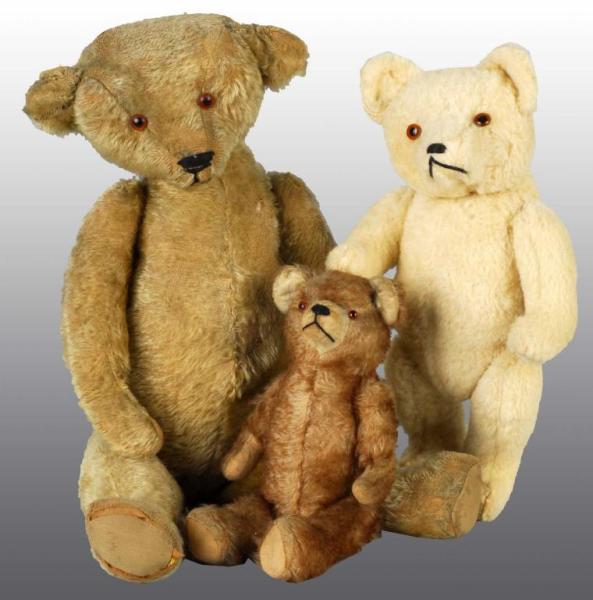 Appraisal: Lot of Early Teddy Bears Description Various sizes All are