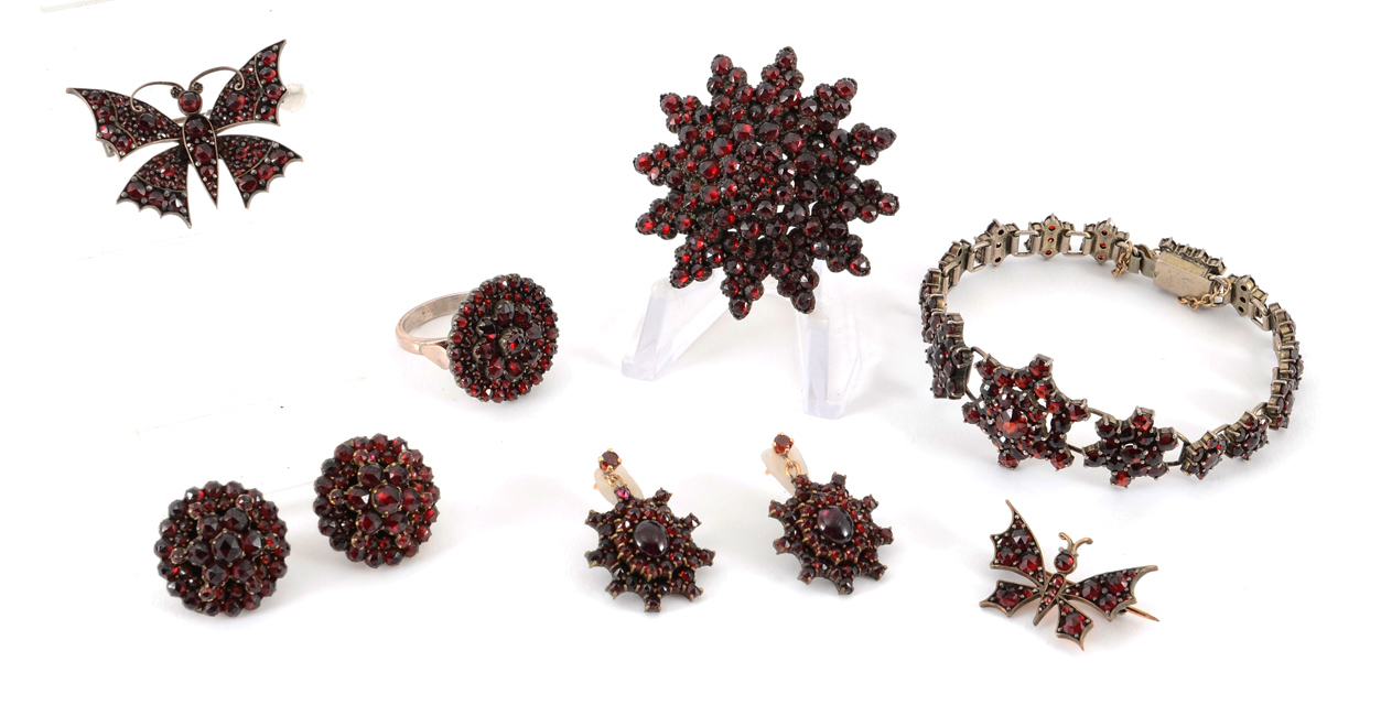 Appraisal: BOHEMIAN GARNET JEWELRY GROUP Estate fresh group to include link