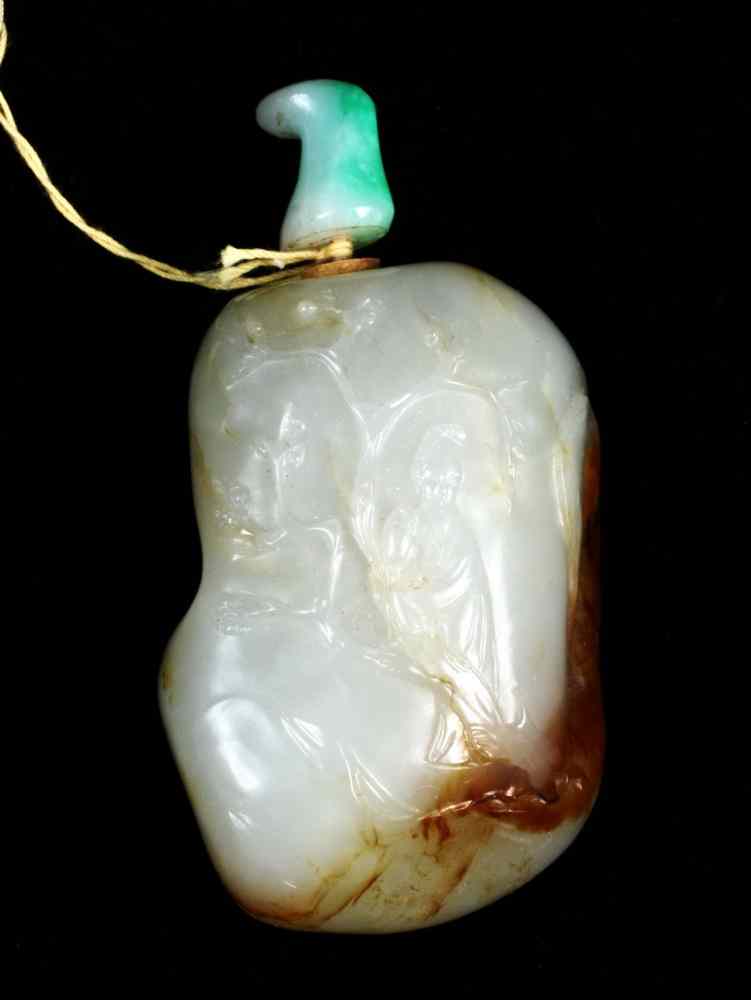 Appraisal: JADE SNUFF BOTTLE - th c Jade Snuff Bottle in