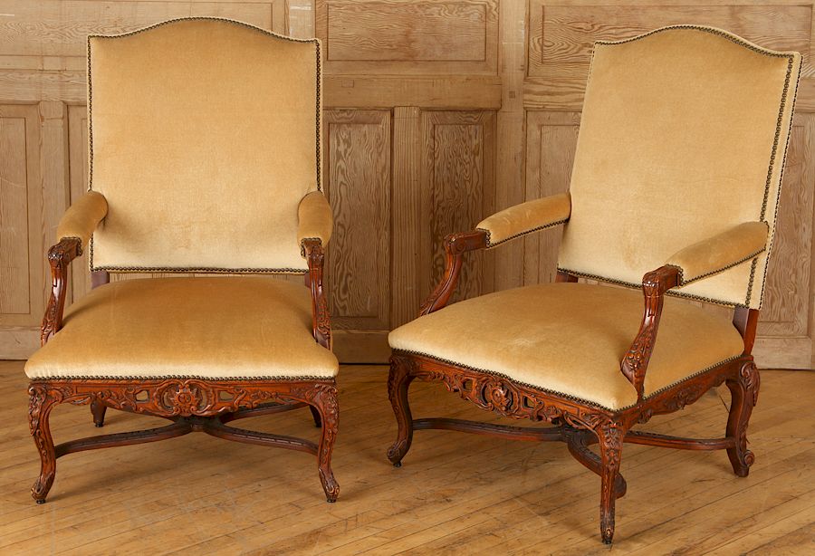 Appraisal: PAIR HENREDON FRENCH STYLE FAUTEUILS CARVED FRAME A pair of