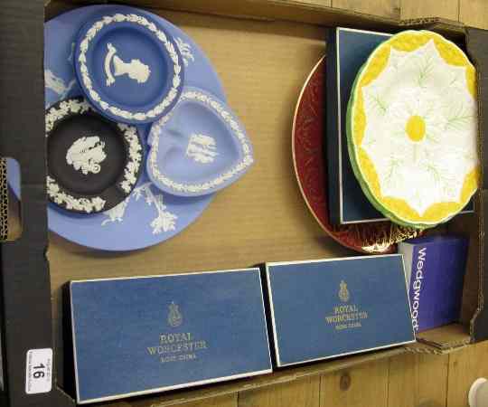 Appraisal: A collection of Pottery to include Boxed Royal Worcester Fancies