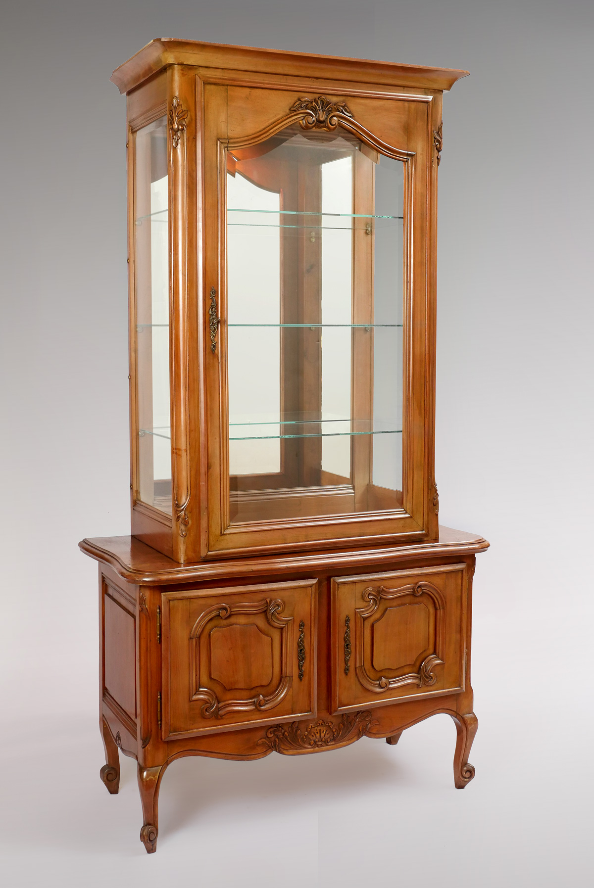 Appraisal: CARVED FRENCH CURIO CABINET Upper - glass shelf curio with