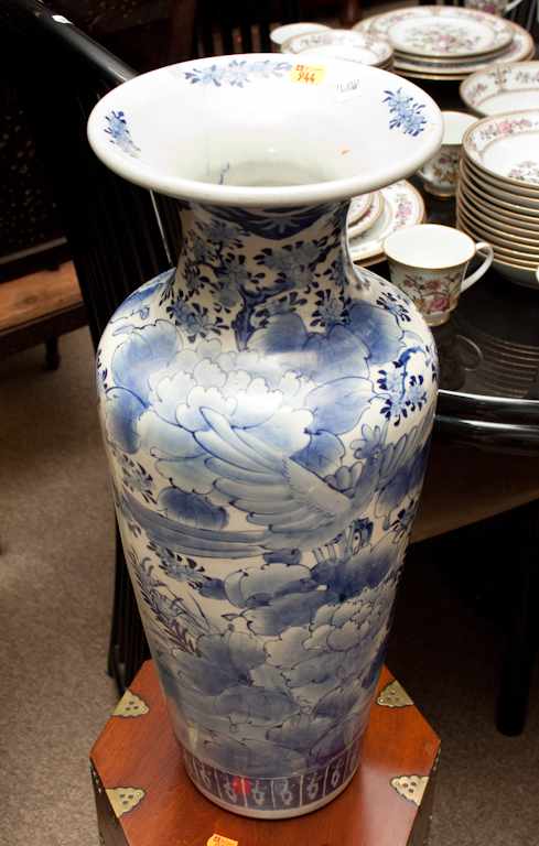 Appraisal: Japanese Arita porcelain vase Estimate - No condition report supplied