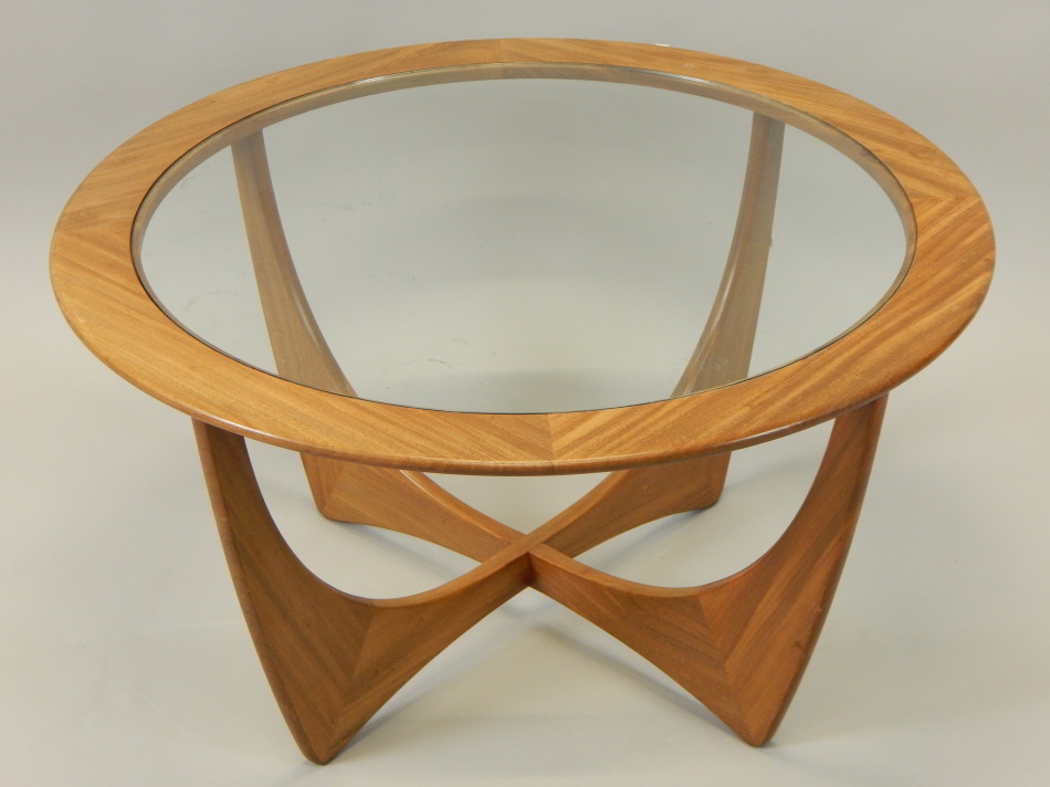 Appraisal: A 'G' plan retro teak coffee table the circular top