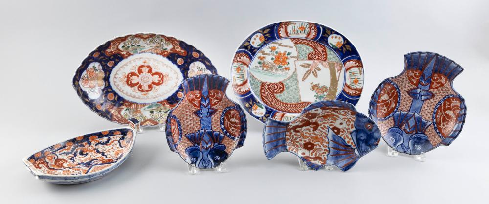 Appraisal: SIX JAPANESE IMARI PORCELAIN SERVING PIECES TH CENTURY LENGTHS FROM