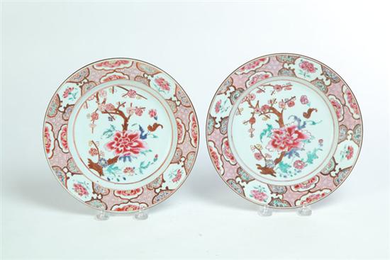 Appraisal: PAIR OF CHINESE EXPORT PLATES Early th century Famille Rose