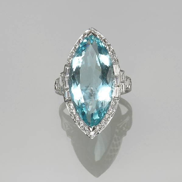 Appraisal: An aquamarine diamond and k white gold ring aquamrarine weighing