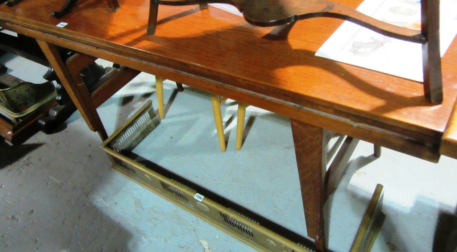 Appraisal: A th century rectangular oak drawer leaf dining table