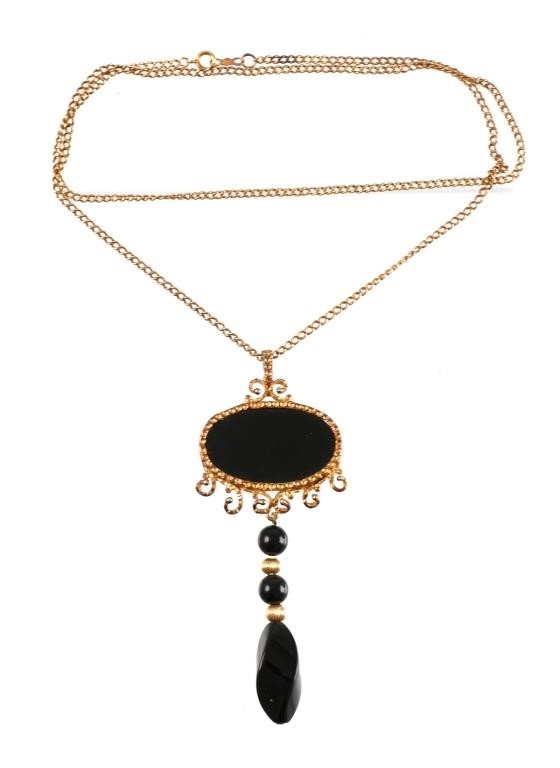 Appraisal: Lavalier necklace in K yellow gold with black onyx oval