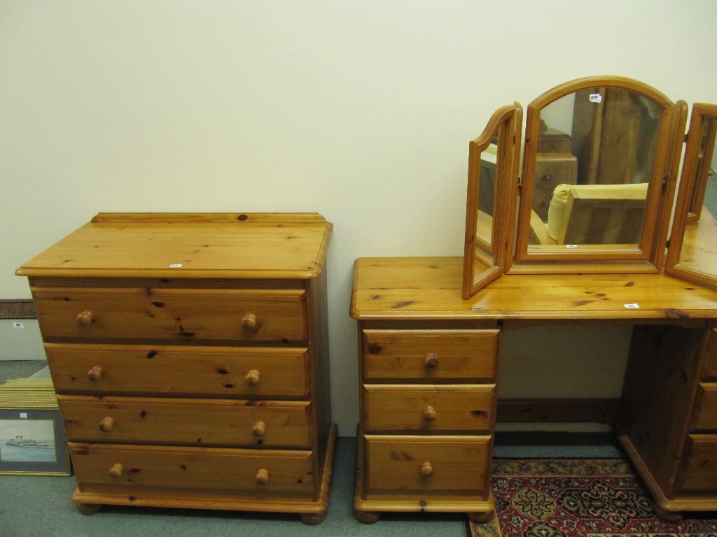 Appraisal: Pine chest of drawers dressing table and triplate mirror