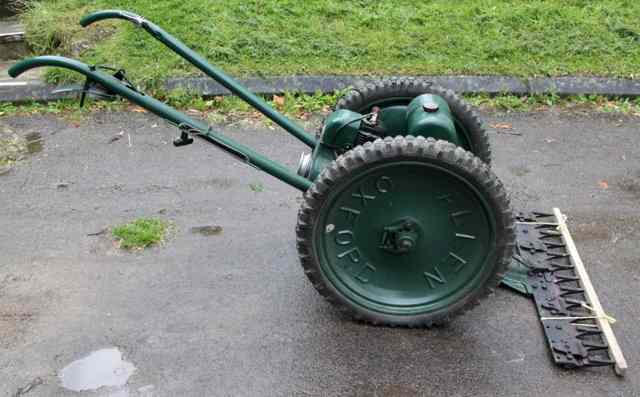 Appraisal: A motor mower with Villiers engine