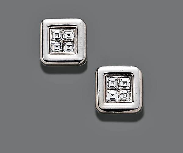 Appraisal: A pair of diamond and eighteen karat white gold cufflinks