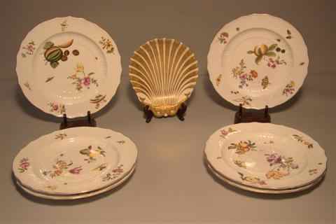 Appraisal: SIX CHELSEA HOUSE PLATES In the Meissen style with scattered