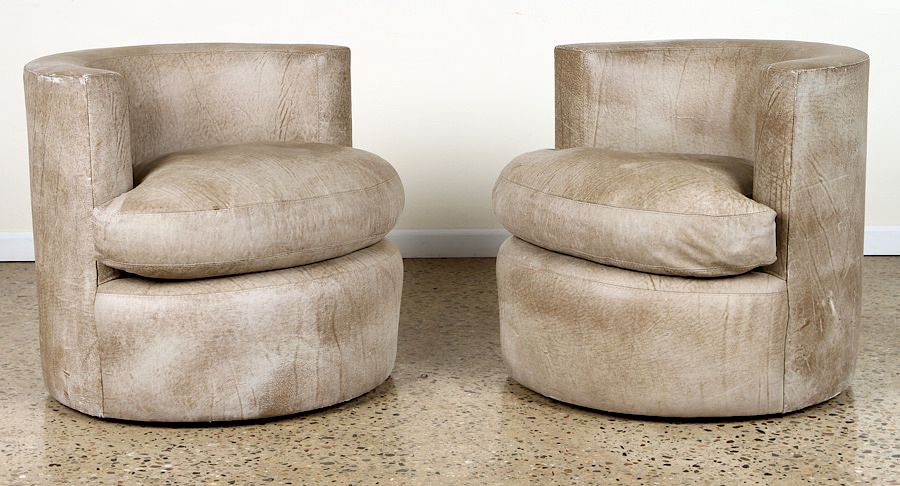 Appraisal: PAIR MID CENTURY MODERN LEATHER LOUNGE CHAIRS A pair of