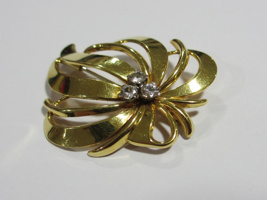 Appraisal: Eighteen carat gold gem set foliate brooch