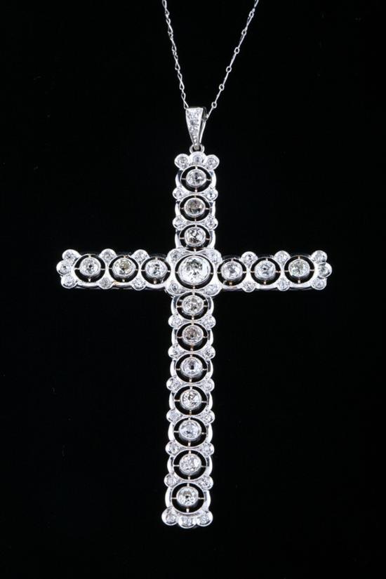 Appraisal: PLATINUM DIAMOND CHRISTIAN CROSS PENDANT Late th century probably French