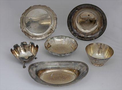 Appraisal: FIVE AMERICAN SILVER BOWLS AND A BREAD BASKET Comprising a