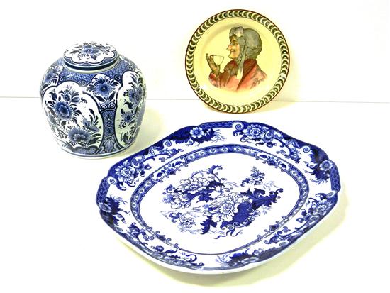 Appraisal: Three ceramics including large English blue transferware Cauldon ''Bentick'' pattern