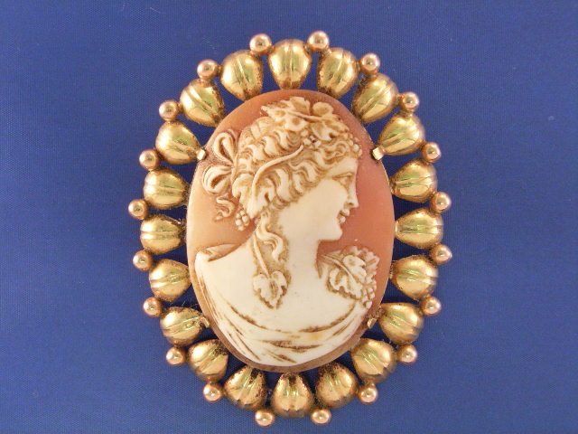 Appraisal: A ct gold shell cameo brooch x mm gms