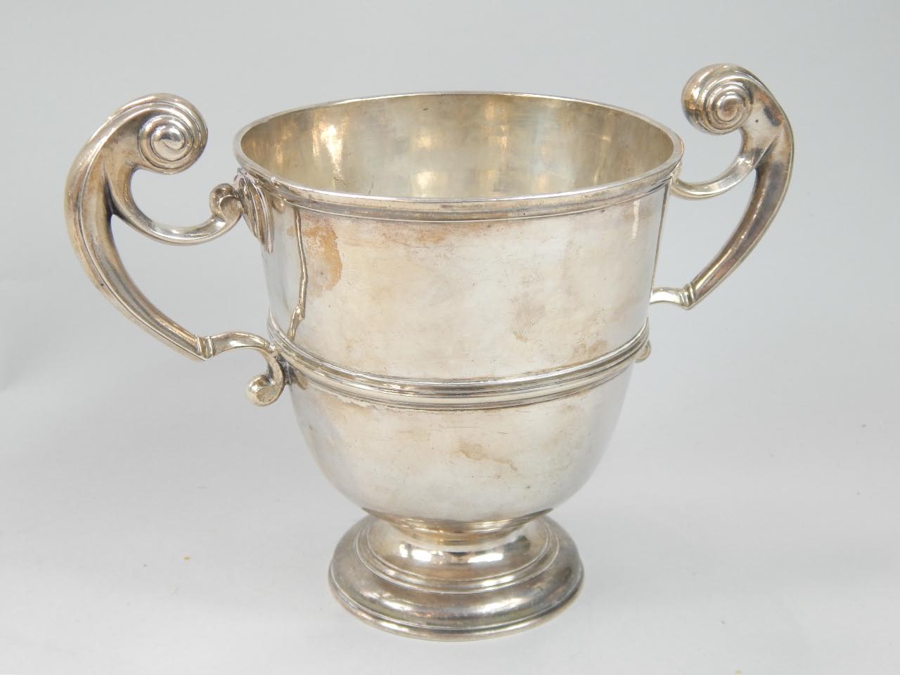 Appraisal: A George I Irish silver two handled cup with a