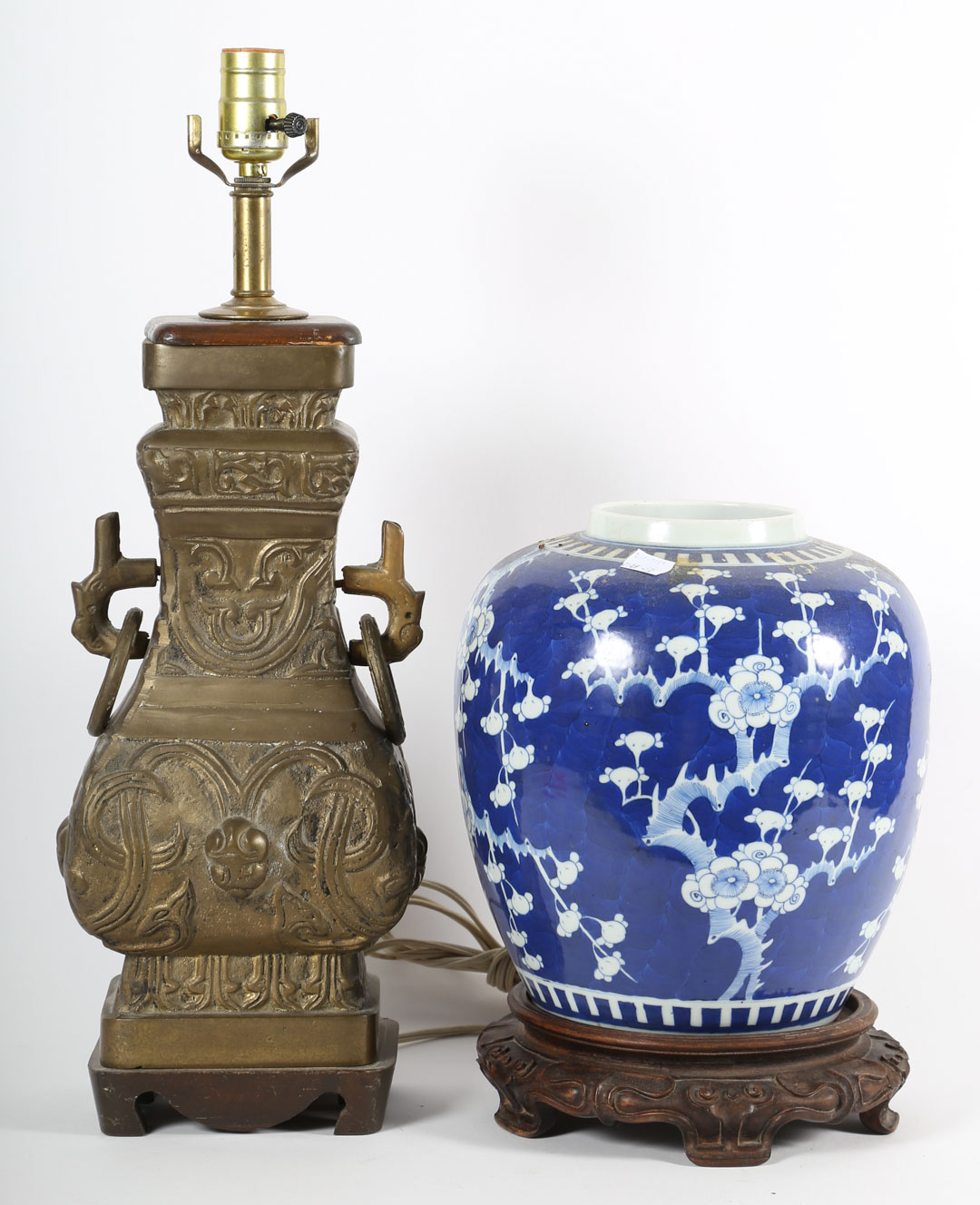 Appraisal: Oriental style table lamp and a ginger jar Undernumber