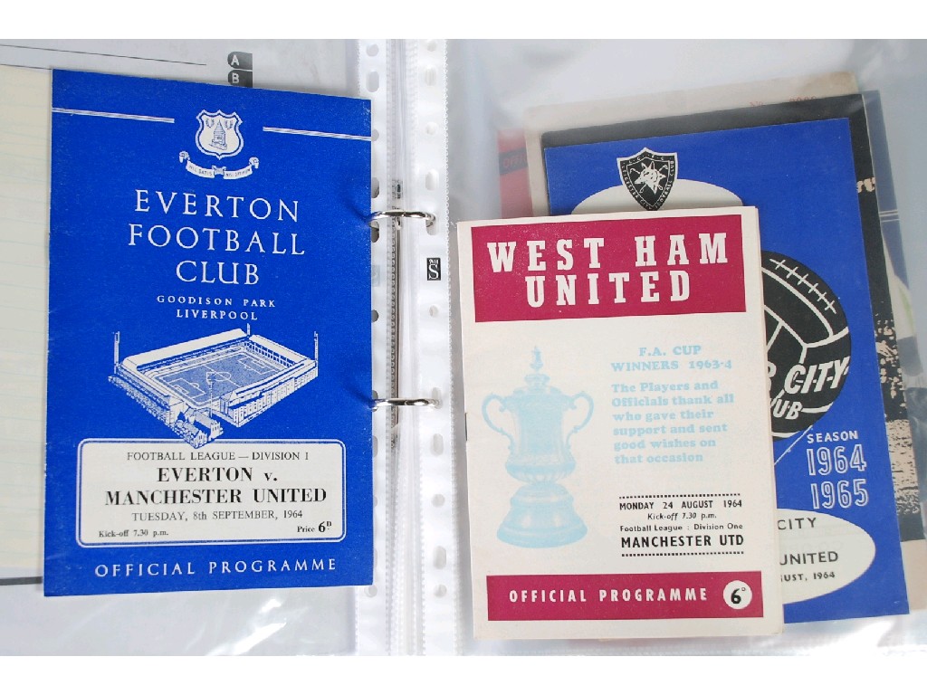 Appraisal: MANCHESTER UNITED AWAY LEAGUE PROGRAMMES COMPLETE SEASON - programmes together