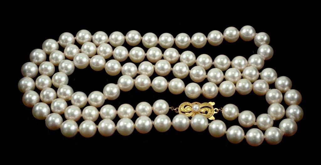 Appraisal: Vintage Mikimoto pearl necklace with gold clasp showing Mikimoto mark