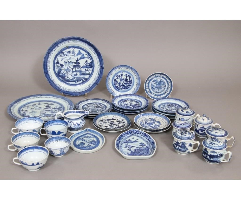 Appraisal: Thirty-two pieces of Canton Chinese porcelain tableware circa to include