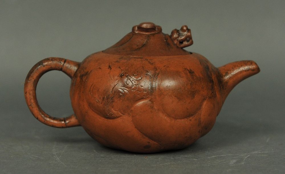 Appraisal: Chinese yixing teapot in L x in H Notice to