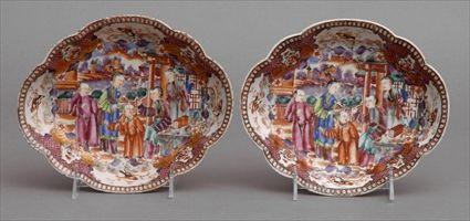 Appraisal: PAIR OF CHINESE EXPORT PORCELAIN MANDARIN PALETTE LOBED DISHES Each