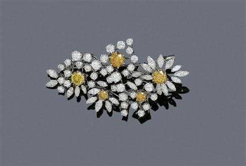 Appraisal: DIAMOND BROOCH White gold Elegant brooch in the shape of