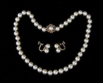 Appraisal: Freshwater Pearl Choker Necklace with Sapphire Clasp and Pearl Earrings