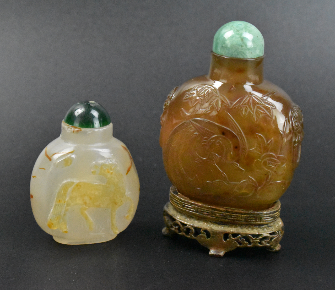 Appraisal: Two Chinese agate snuff bottles dating from the Qing dynasty