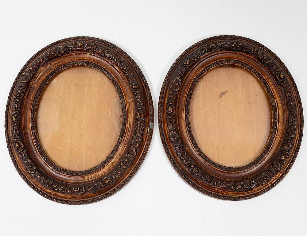 Appraisal: PAIR OF TH CENTURY FRAMES Molded Gesso Measuring by Cond