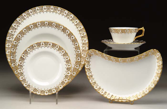 Appraisal: LARGE -PIECE DINNER SERVICE BY ROYAL CROWN DERBY IN THE