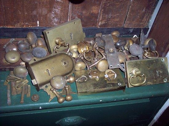 Appraisal: Sundry brass lockplates door handles keyhole covers escutcheons and door