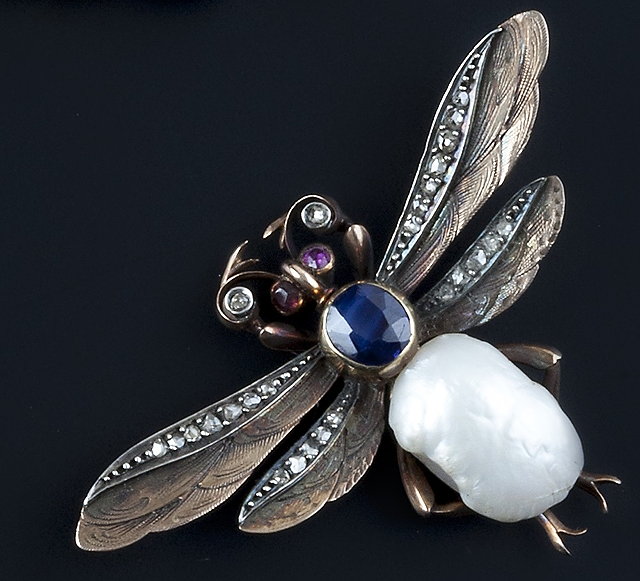 Appraisal: A vari gem-set insect brooch modelled with engraved outstretched wings